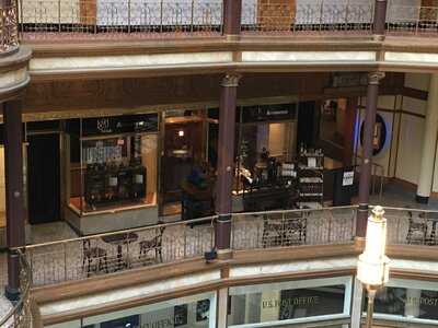 1890 Restaurant & Lounge