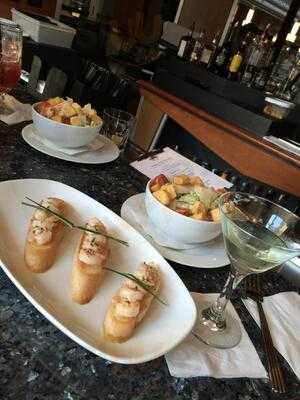 1890 Restaurant & Lounge