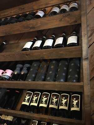 Gino's Bar & Restaurant