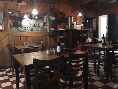 Gino's Bar & Restaurant