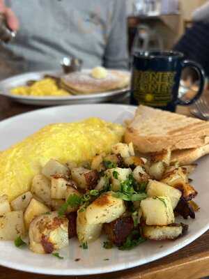 Honey Honey Cafe & Crepery