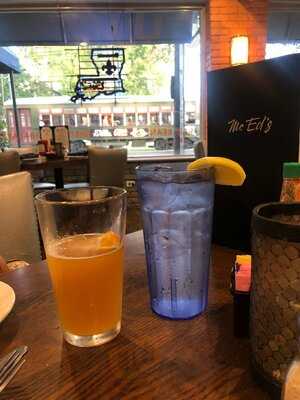 Mr. Ed's Seafood & Oyster House, St. Charles