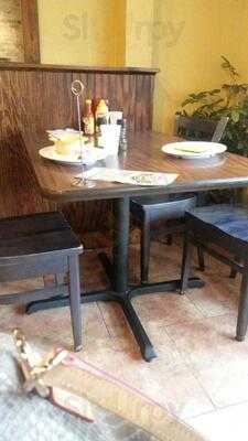 Moxies Cafe And Caterer