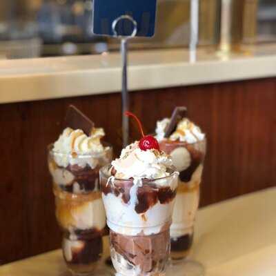 Disney Studio Store & Ghirardelli Soda Fountain