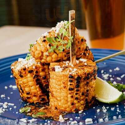 Dos Coyotes Border Cafe