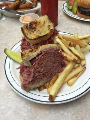 Karl's Inn Of The Barristers