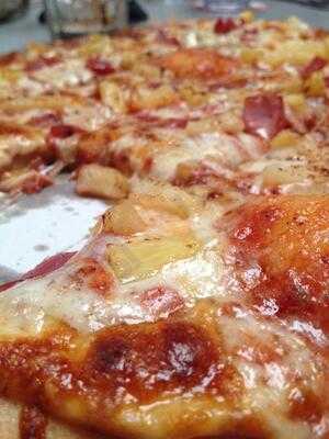 Plank's Cafe & Pizzeria Delivery On Parsons