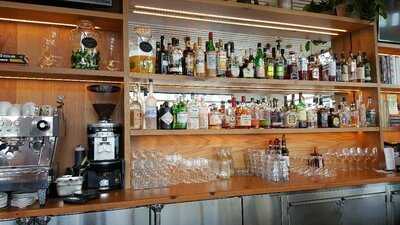 Hedge Row American Bistro