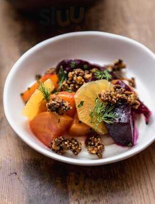 Hedge Row American Bistro