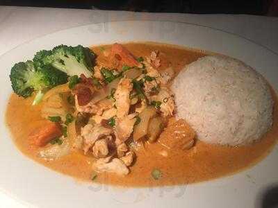 Mom Siam Authentic Thai