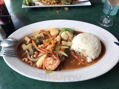 Mom Siam Authentic Thai