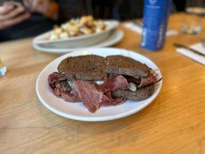 Mile End Delicatessen