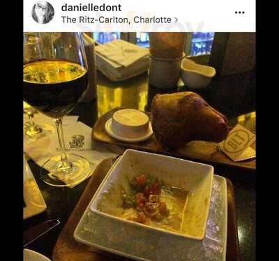 Lobby Lounge At The Ritz-carlton