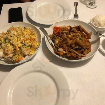 Hunan Lion Gourmet Chinese