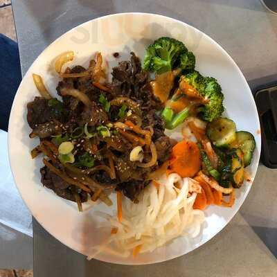 Kwan's Deli And Korean Kitchen