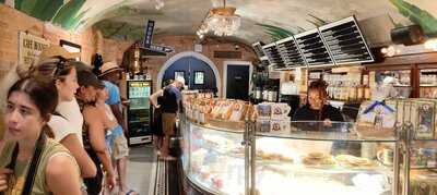 Cafe Beignet, Royal Street