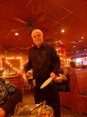 Pelican's Restaurant And Bar