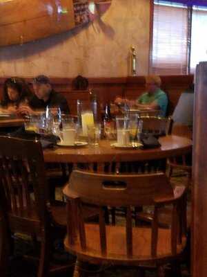 Pelican's Restaurant And Bar