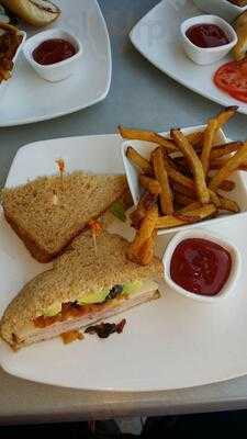 Picnikins Patio Cafe