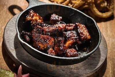 Famous Dave's Bar-b-que