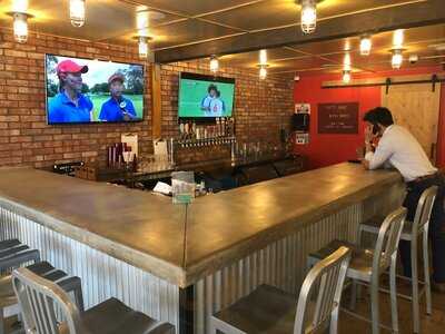 Urban 360 Pizza, Grill And Tap House