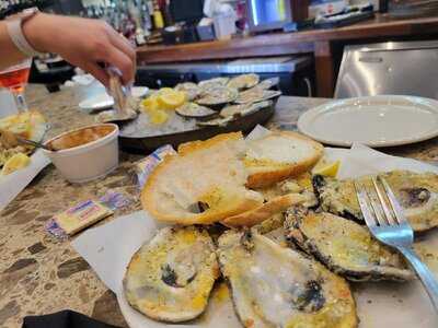 Le Bayou Restaurant & Oyster Bar