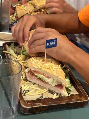 El Pub Restaurant