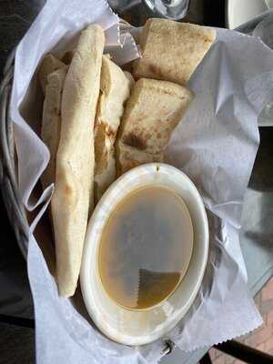 Flavio Restaurant & Bar