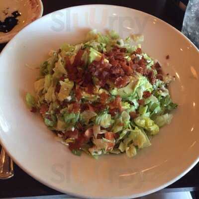 Maggiano’s Little Italy