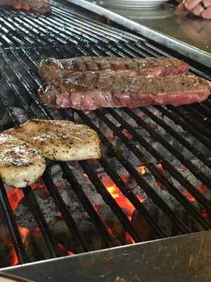 Vinoklet Winery, Restaurant & Vineyard