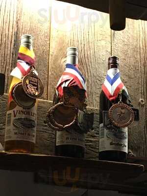 Vinoklet Winery, Restaurant & Vineyard