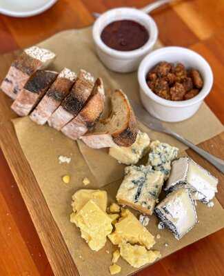 Mattie's At Green Pastures