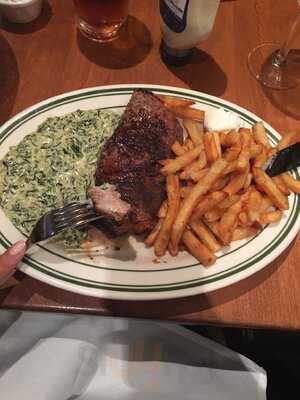 Izzy's Steaks & Chops