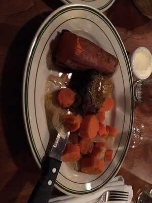 Izzy's Steaks & Chops