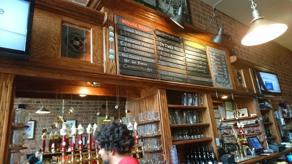Elliott Bay Brewery Pub