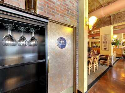 Pete's 7 Restaurant And Bar