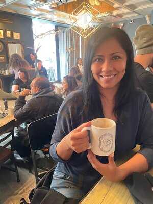 Blue Dog Cookhouse & Bar