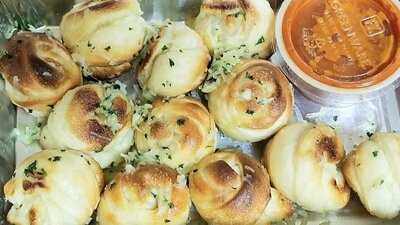 Viale Pizza & Kitchen