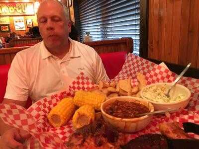 Famous Dave's Bar-b-que