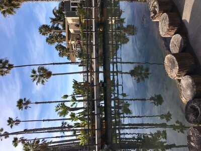 Barefoot Grill & Bar