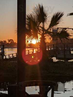 Barefoot Grill & Bar