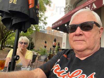 Luna Del Sea Steak & Seafood Bistro