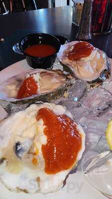 Luna Del Sea Steak & Seafood Bistro