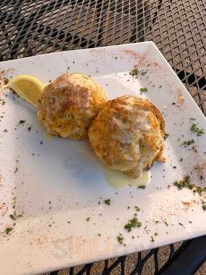 Luna Del Sea Steak & Seafood Bistro