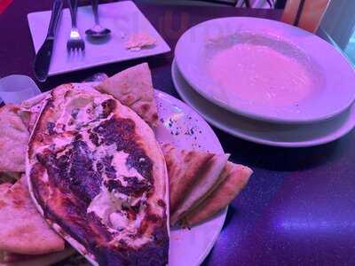 Luna Del Sea Steak & Seafood Bistro