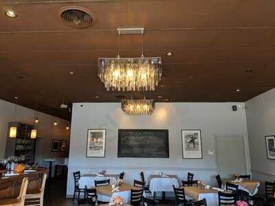 Fran's Filling Station