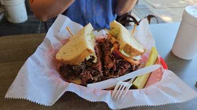 Carl's Delicatessen Restaurant