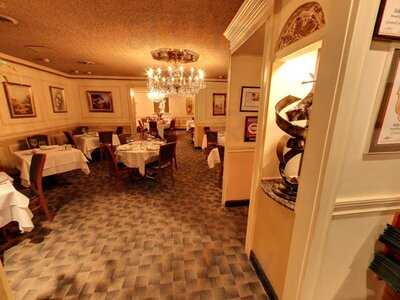 Giovanni's On The Hill