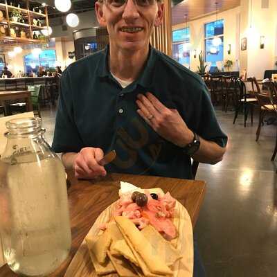 Crest Gastropub Parsons