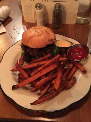 Crest Gastropub Parsons